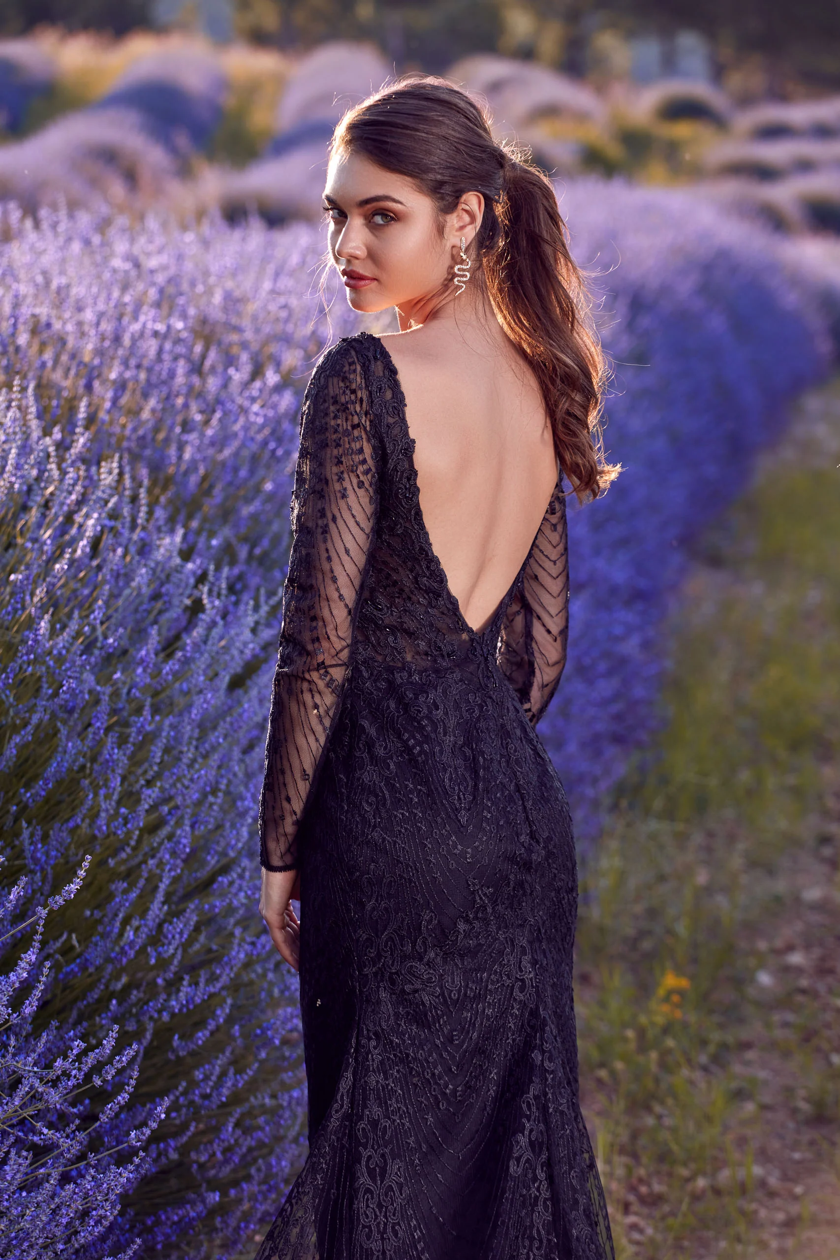 ALYCE Paris 7030 Bridal V-neckline Buttons Straight Dress - Image 3